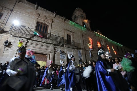 Danzas y alimentos característicos de la gastronomía mexicana, se pueden ver en el lugar.
