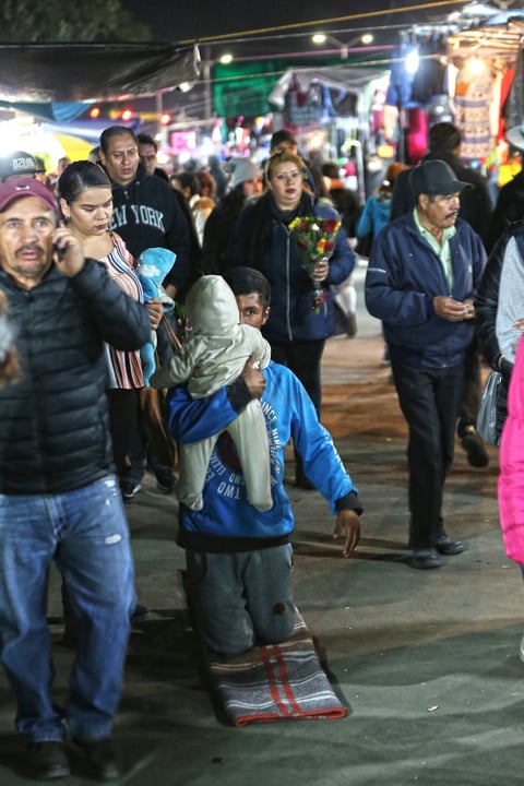 El Siglo de Durango realizó un recorrido por la explanada del Santuario de Nuestra Señora de Guadalupe y corroboró el fervor que existe entre los visitantes.