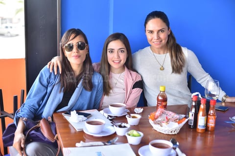 12122019 Emy, Paulina y Ale.