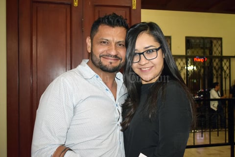 13122019 ANTES DE DISFRUTAR DE OBRA.  Raúl y Melissa.