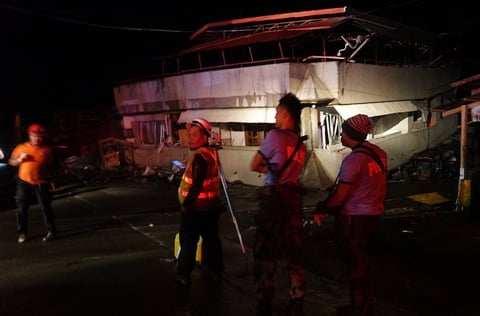 Resintió un terremoto de 6.8 grados.
