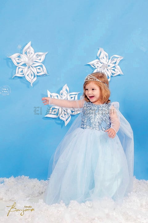 15122019 La pequeña Ivanka en su sesión de fotos.- Benjamín Estudio