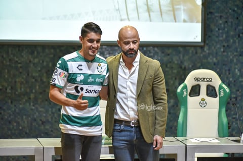 Erick Sotomayor Ruiz


 NUEVO REFUERZO CLUB SANTOS LAGUNA VAN RANKIN.