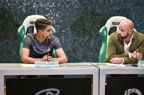 Erick Sotomayor Ruiz


 NUEVO REFUERZO CLUB SANTOS LAGUNA VAN RANKIN.