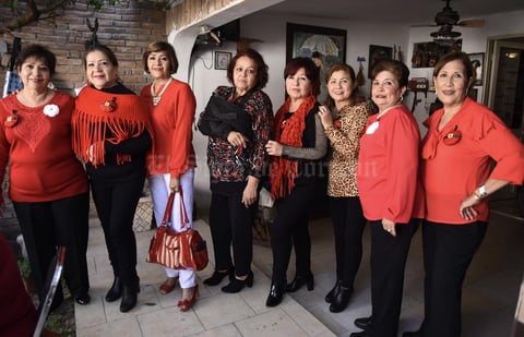 16122019 FIESTA DECEMBRINA.  Silvia, Lupita, Ana María, Oty, Silvia Rosa, Coco, Chayito y Juanis.