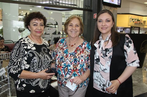 Presentan pasarela de Porte Casual