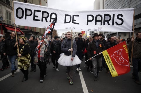 Otros grupos, incluyéndose maestros y universitarios, entre otros, se sumaron a las movilizaciones.