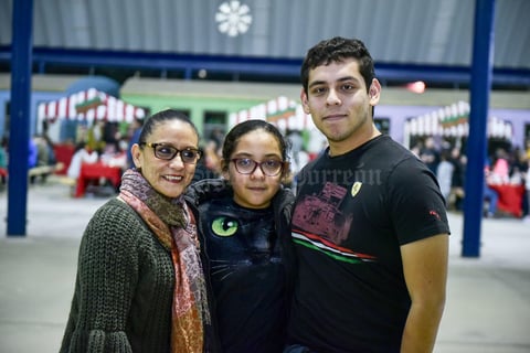 18122019 Claudia, Claudia y Roberto.
