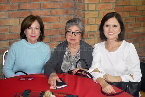 18122019 Amelia, Amelia y Magdalena.