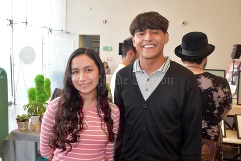 17122019 Ariana y Ariel.