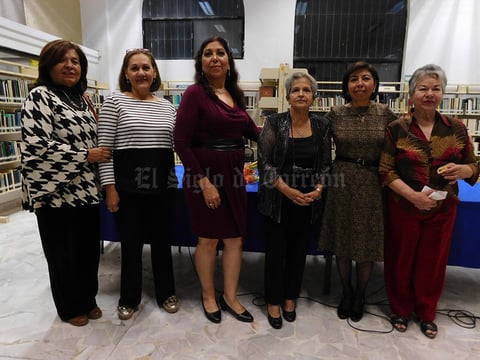 17122019 INTEGRANTES DE LA ASOCIACIóN DE MUJERES POETAS DE LA LAGUNA.  Adela Esparza Originales, Patricia Taboada Reyes, Blanca Domínguez R., Irma Leyva Ramos, Mirna Salas Díaz y Tony Priego Estrada.
