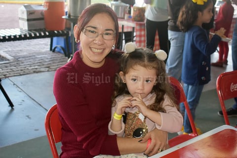 17122019 Nidia y Ariatna.