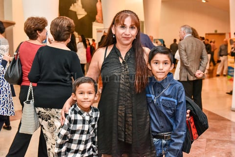17122019 EN EL TEATRO.  Romeo, Elizabeth y Ricardo.