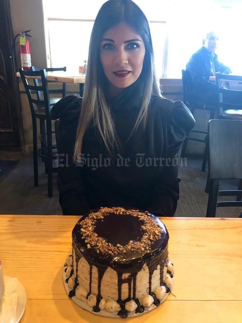 19122019 Ceci Madrid festejando su cumple.