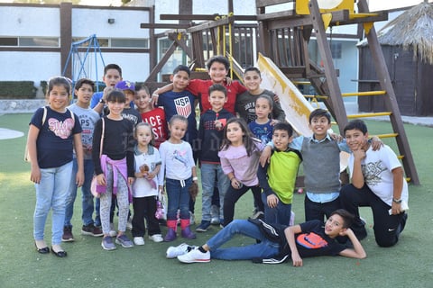 19122019 POSADA DEL GRUPO AERóBICAS.   Mirna, Margarita, Chayo, Silvia, Aracely, Lupita, Coco, Susy, Irma, Guille, Conchita, Cuquis, Juanita, Vicky, Diana, Lety, Eva, Ana María y Silvia Rosa.