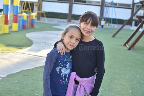 19122019 EN EL CLUB.  Reneé y Emilia.