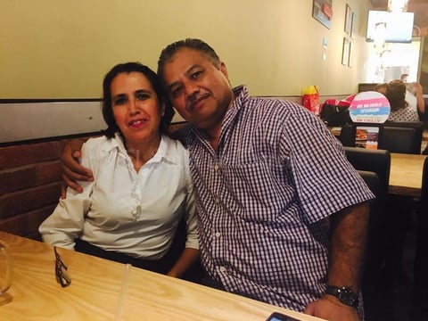 19122019 Mary González y Mario Alberto cumplieron 30 años de feliz matrimonio.