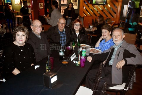 20122019 Ruth, José, Eduardo, Tere, Mussy y León.