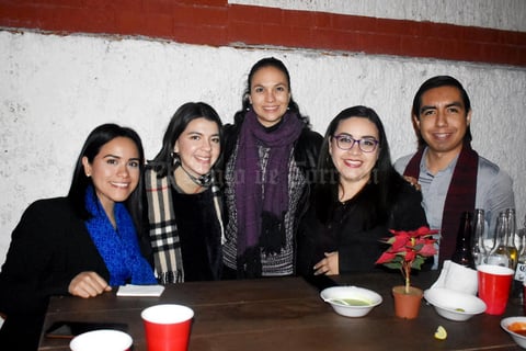 20122019 Ana, María, Rosario, Alejandra y Toño.