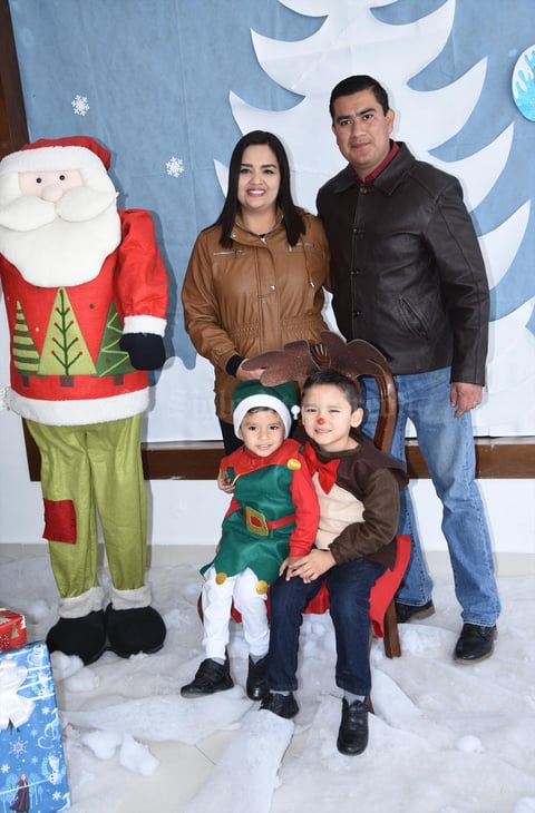 20122019 EN FAMILIA.  Angélica, Christian Daniel, Christian Jr. y José Ángel.