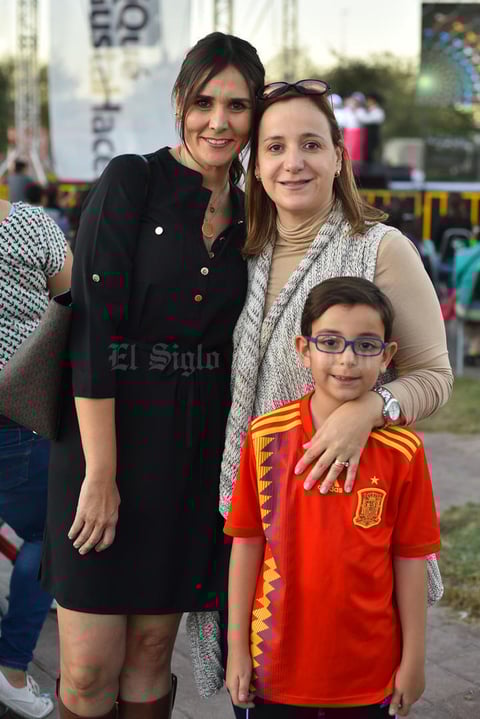 21122019 Cristy, Gaby y Juan Pablo.