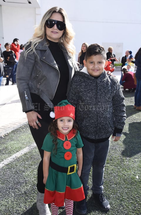 21122019 DURANTE FESTIVAL NAVIDEñO.  Esmeralda, Matías y Khia.