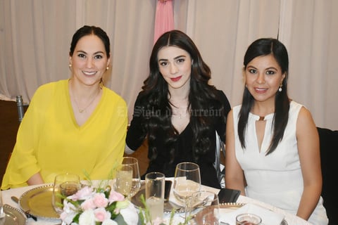 Ale, Andrea y Elizabeth