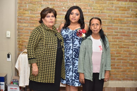 23122019 DESPIDEN SU SOLTERíA.  Brenda Puentes se casará en breve. En la fotografía la acompañan las organizadoras de su prenupcial.