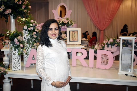 22122019 PRENATAL.  En breve Astrid será mamá.