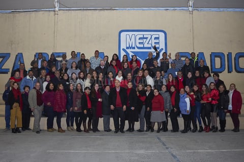 22122019 LA FOTOGRAFíA DEL RECUERDO.  Personal de MEZE celebró una alegre posada.