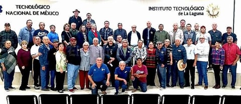 22122019 CONTENTOS.  Reunión de jubilados del Tec de la Laguna y Tec de Torreón, con su presidente, Tec. Napoleon Alcala; y secretario, Miguel Gómez Ch.