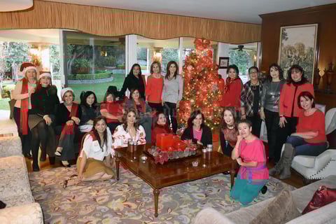 23122019 BUENOS DESEOS.  Jardineras disfrutaron de su tradicional posada, donde departieron por horas, intercambiaron regalos y la pasaron de lo mejor.