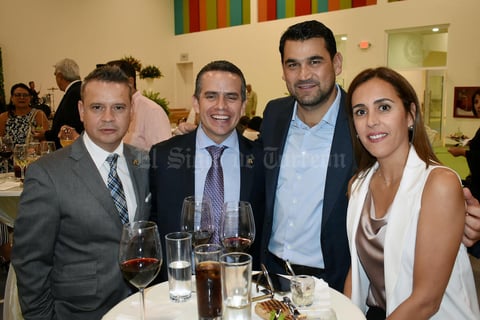 23122019 EN UN CóCTEL.  Toño, Jorge, Mauricio y Marcela.