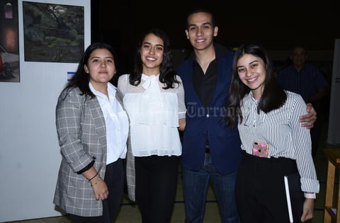 23122019 ENTRE AMIGOS.  Ana Fer Pérez, Andrés Guevara, Jimena Aguilera y Nicole de la Torre.