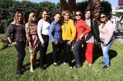 24122019 REUNIóN DE CUMPLEAñOS.  Cony Escamilla cumplió un año más de vida por lo que Nelly, Xochitl, Vicky, Rosario, Laura y Flor la felicitaron ampliamente.