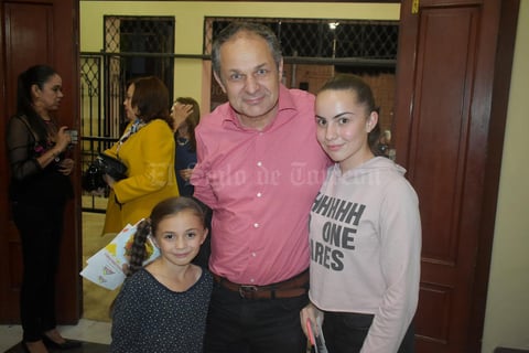 23122019 Katalina, Alexander y Paulina.