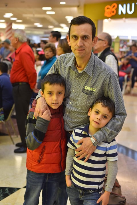 24122019 Joaquín, Emiliano y Joaquín.