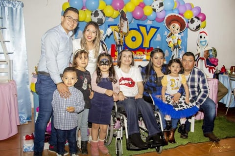 22122019 Fernando, Fernanda, Kaleb, Mariana, Pamela, Rosa y Eduardo, entre otros.