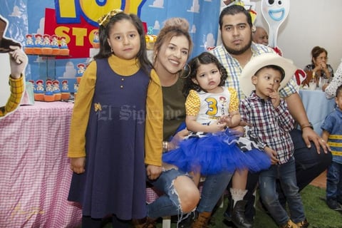 22122019 Mariana, Karina, Regina, Daniel y Santiago.