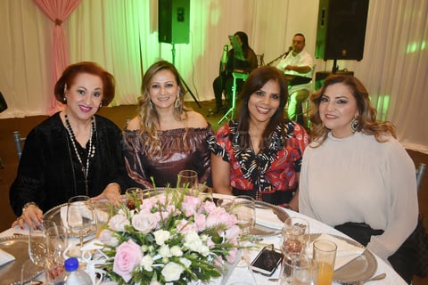 25122019 Tita, Sandra, Martha y Ena.