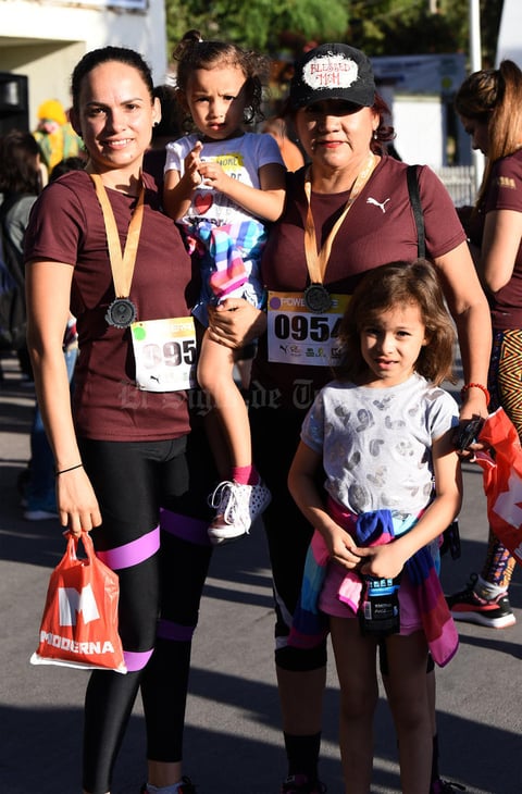25122019 Claudia Álvarez, Katia Carus, Katia Casale y Paulina Casale.