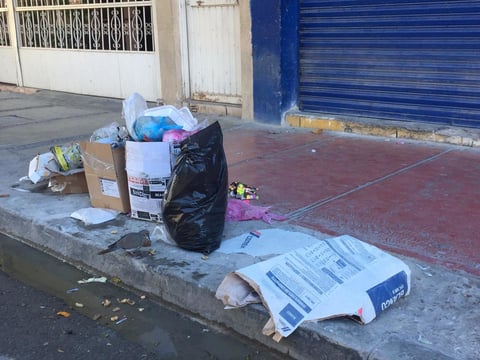 En un recorrido realizado por El Siglo se observó una gran cantidad de basura en las calles