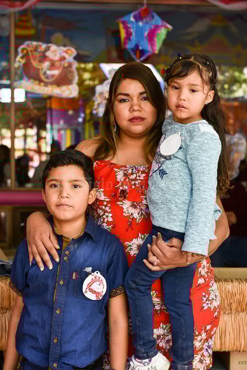 26122019 Alan Mariano González, Elena Álvarez y Renata González.