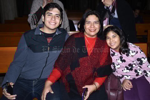 27122019 Carlos Adame, Martha Crúz y Fer Adame.