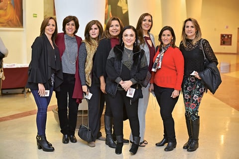28122019 Amigas se pusieron de acuerdo para asistir juntas al show.