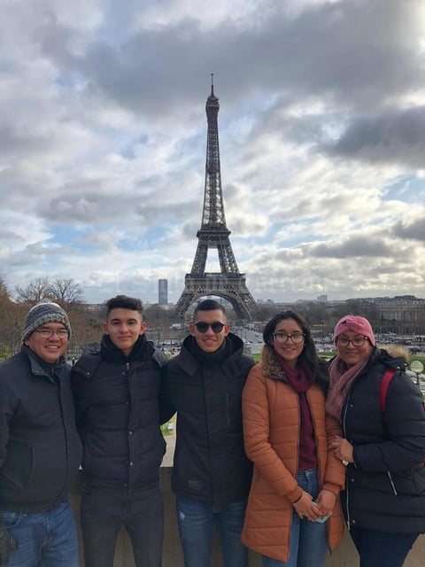 29122019 Disfrutan de su viaje en familia.