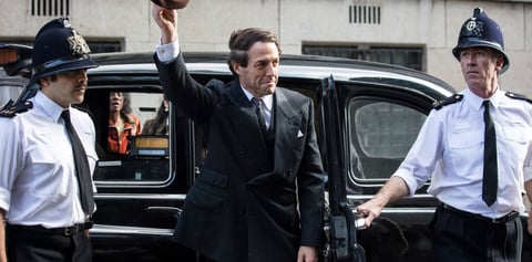10. A Very English Scandal: A finales de la década de los 60,
la homosexualidad acaba de ser despenalizada, y Jeremy Thorpe, el líder del Partido Liberal, tiene un secreto.