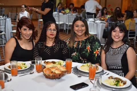 30122019 EN UN BABY SHOWER.  Beatriz, Mariana, Astrid y Juanis.