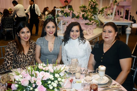 30122019 EN UNA DESPEDIDA DE SOLTERA.  Larissa, Julieta, Diana y Jessica.
