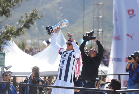 Aficionados de Rayados festejan el campeonato de la Liga MX